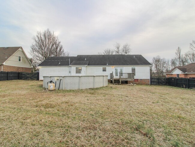 Building Photo - Nice ranch style home located minutes from...