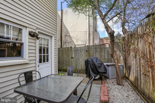 Building Photo - 2127 Kater St
