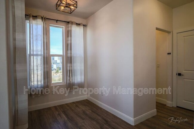 Building Photo - 5528 S Ochre Ln