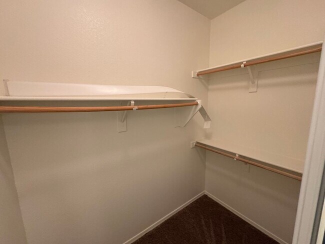 Building Photo - 4 Bedroom - 3.5 Bath Townhome in Gilbert