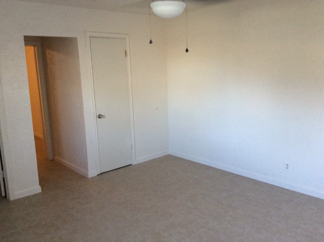 Building Photo - 1610 Mesquite St