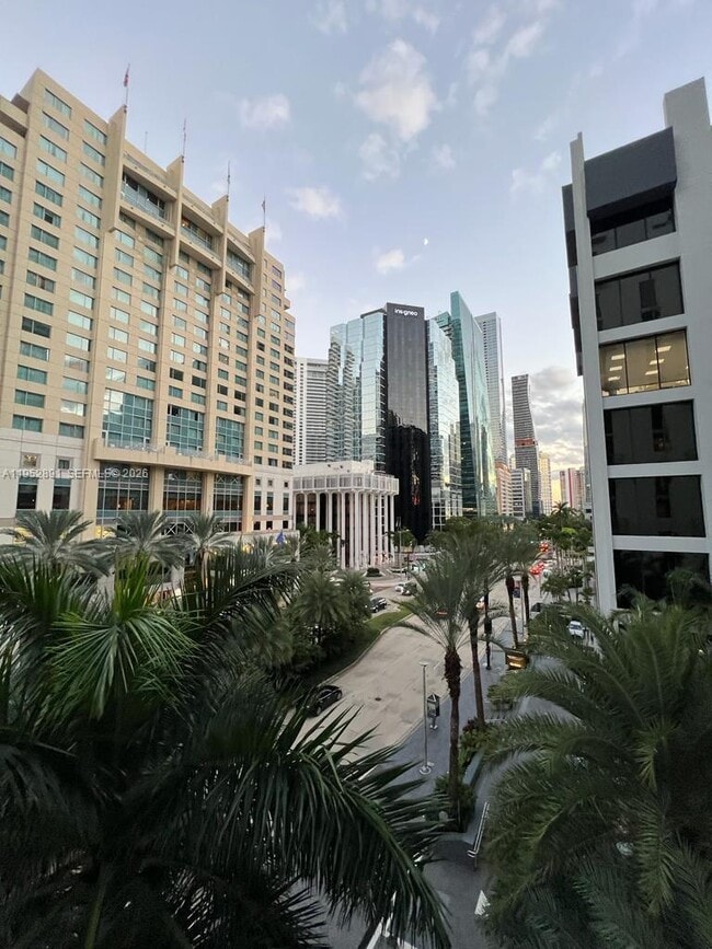 Building Photo - 1050 Brickell Ave