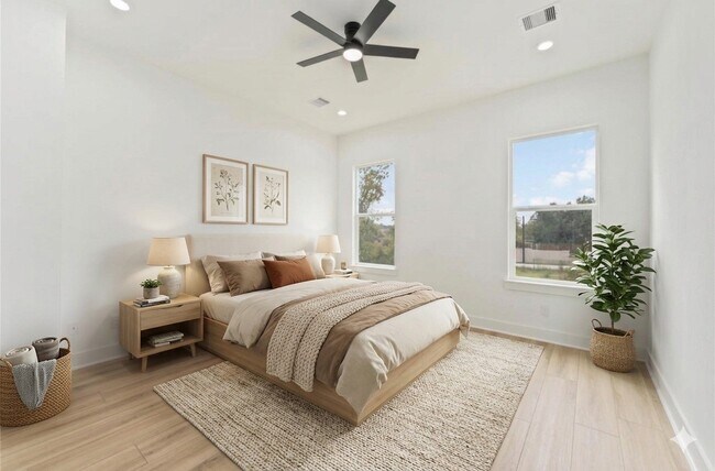 Building Photo - 8044 Sunbury St