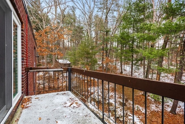 Building Photo - 599 Old West Central St