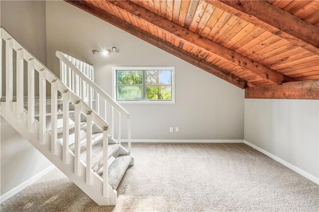 Building Photo - 3950 Lookout Point Dr