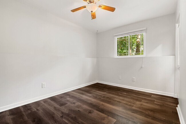 Building Photo - 2108 Mariner Cir