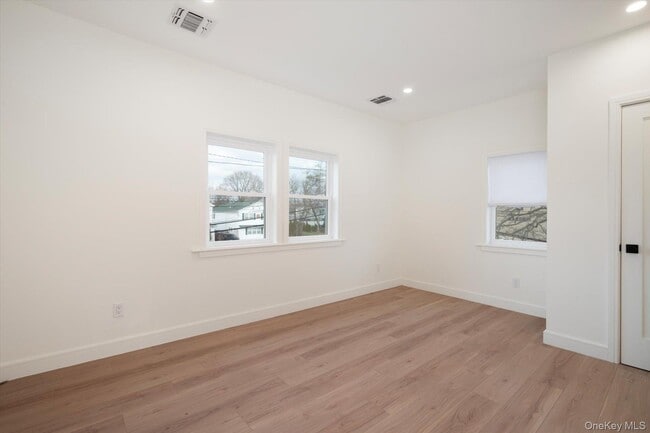 Building Photo - 38 S Front St