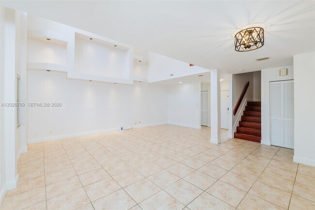 Building Photo - 305 S Ketch Dr