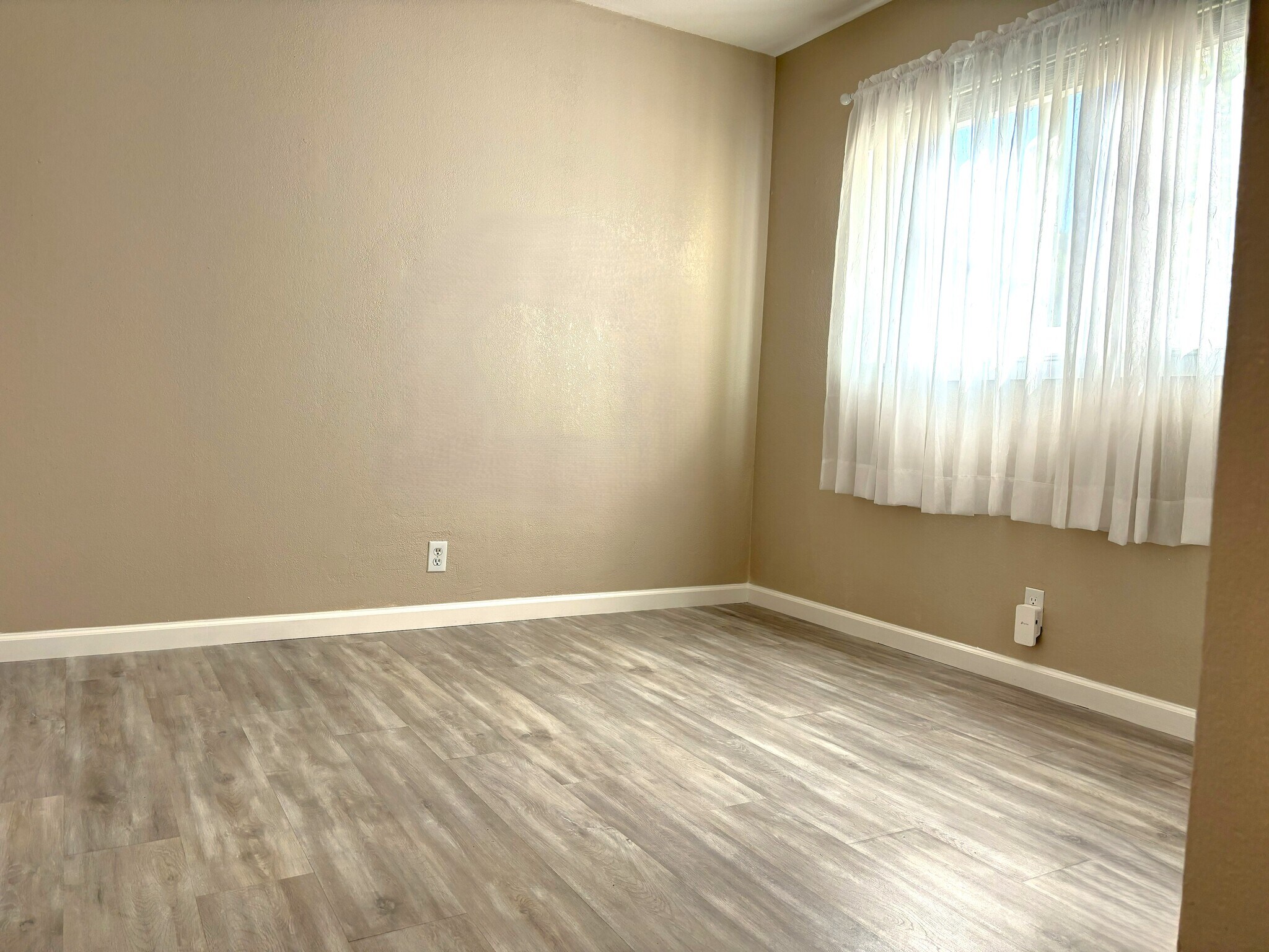 Room 1 - 1340 Hospital Rd