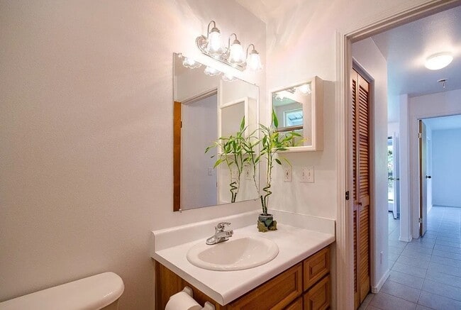 Building Photo - 15-1484-1484 27th Ave