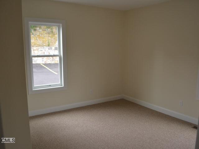 Building Photo - 161 Post Rd