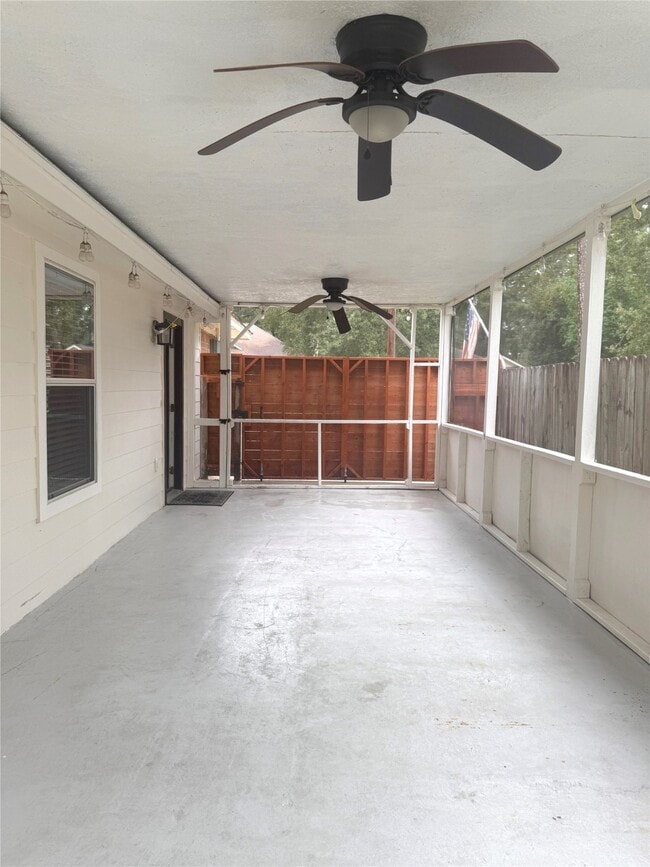 Building Photo - 603 Springwood Dr