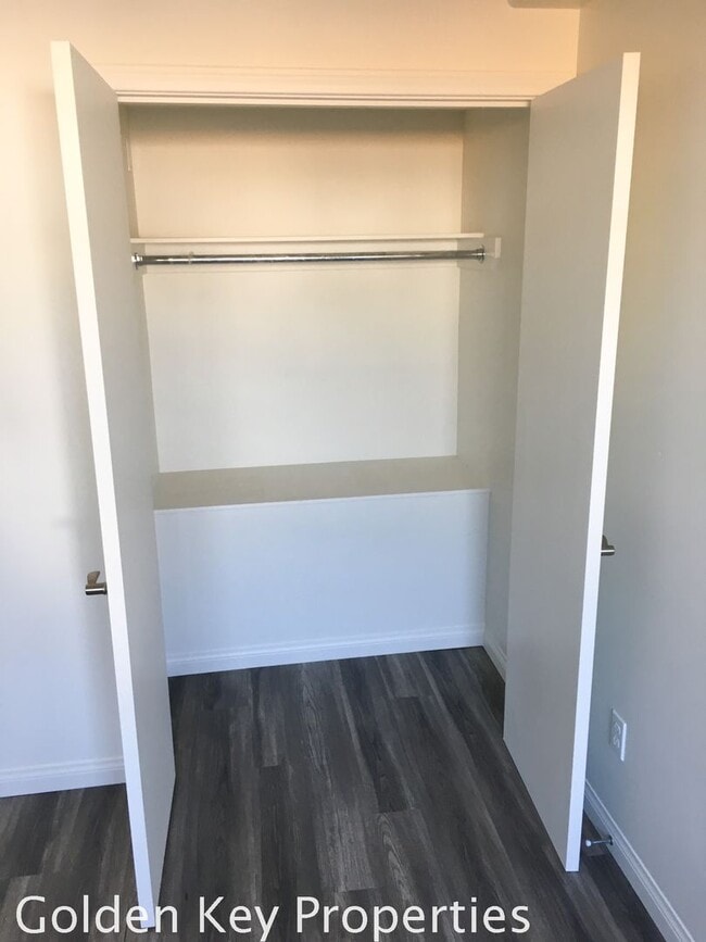 Building Photo - 2-Bedroom + 2-car garage + ALL UTILITIES PAID