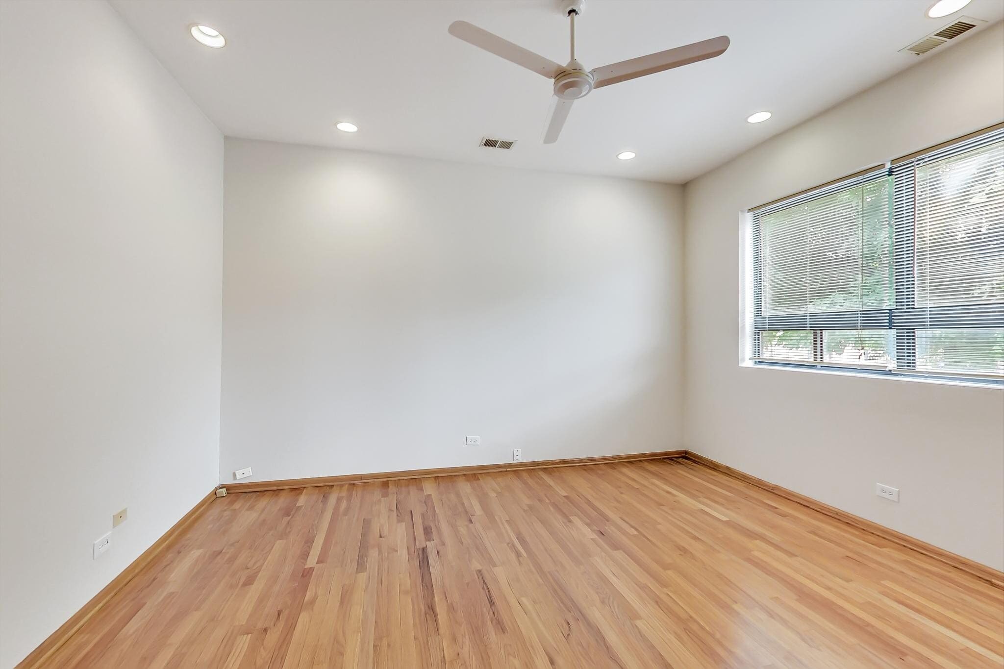 Building Photo - 1769 N Clybourn Ave