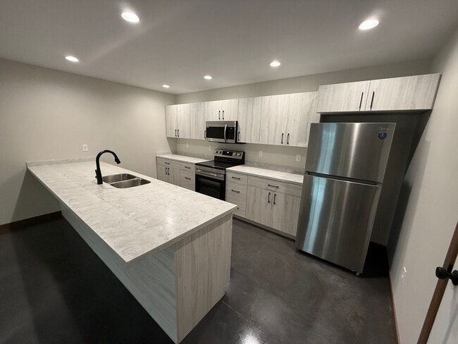Building Photo - 115 4th St SW