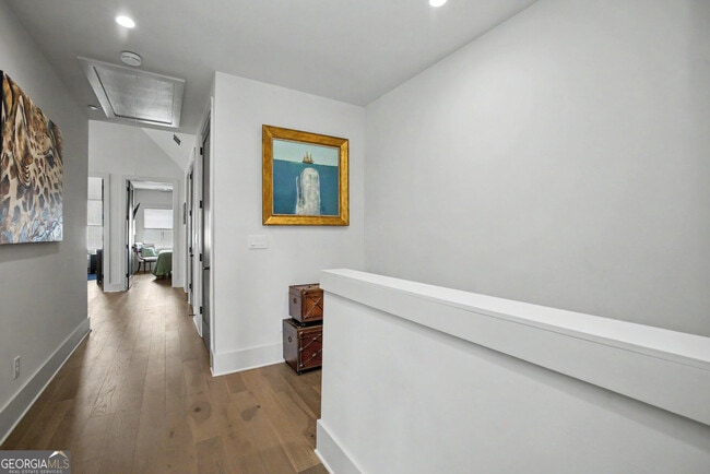Building Photo - 495 Juniper Ln
