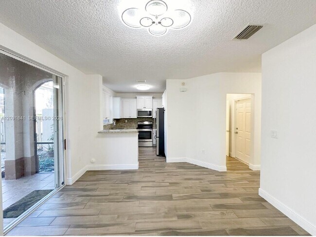 Building Photo - 202 Riverwalk Cir
