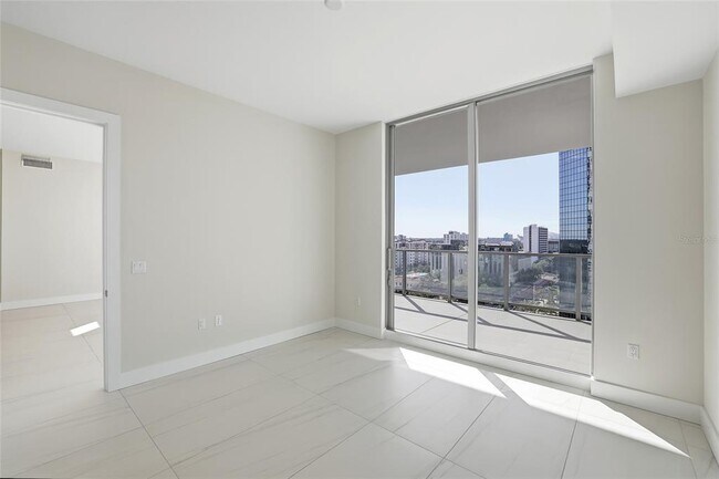 Building Photo - 275 1st Ave S