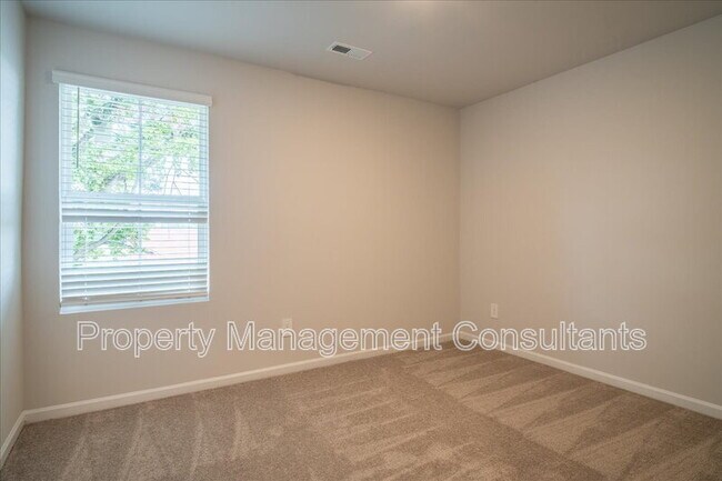 Building Photo - 4151 Hudson Ct SW