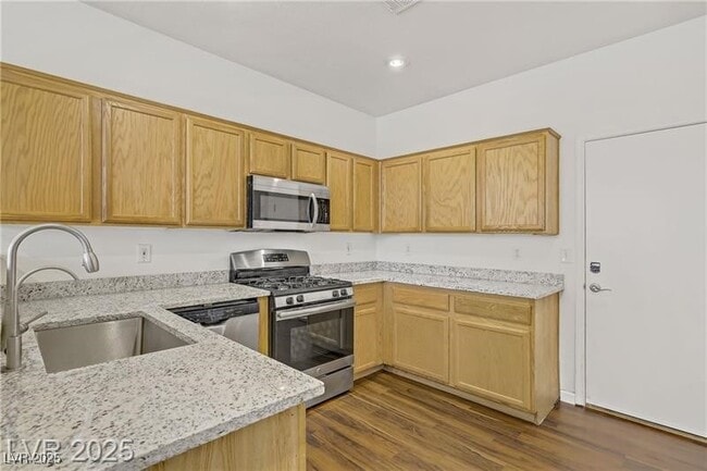 Building Photo - 5948 Sakhalin Ave