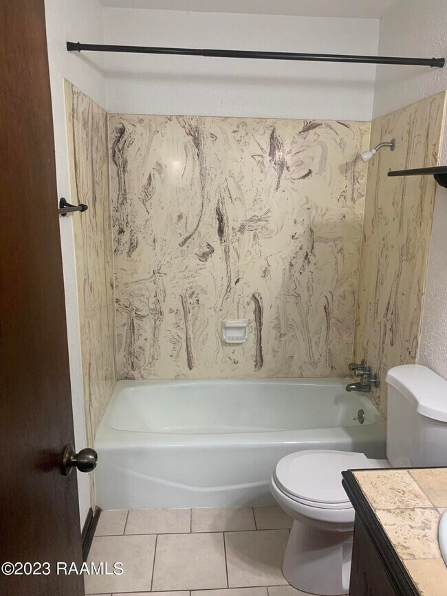 Building Photo - 600 Rim Rd