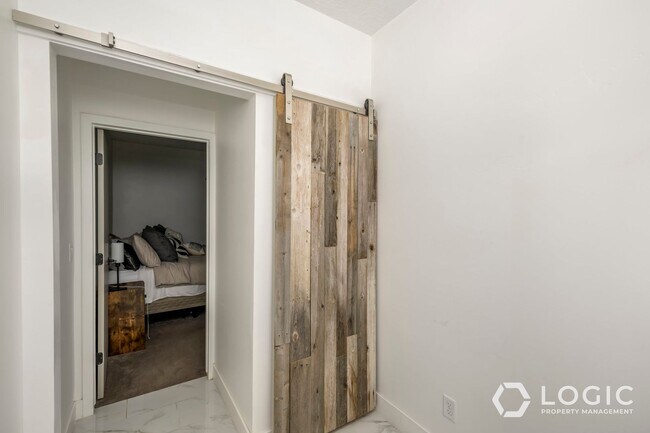 Building Photo - Stunning Home in Cottonwood Heights!!