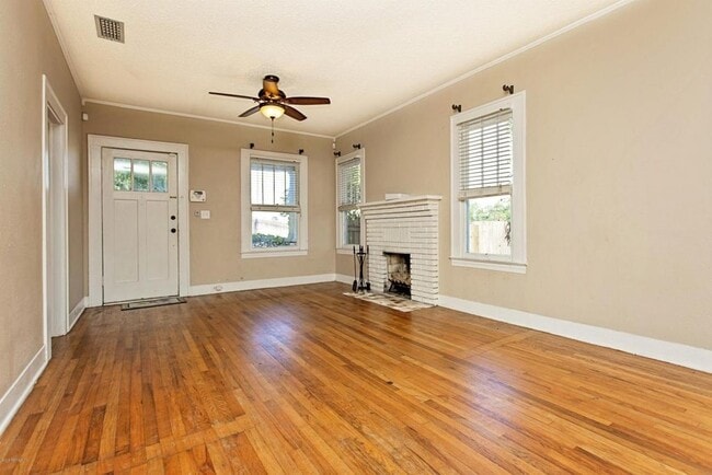 Building Photo - Avondale Beauty on the market!