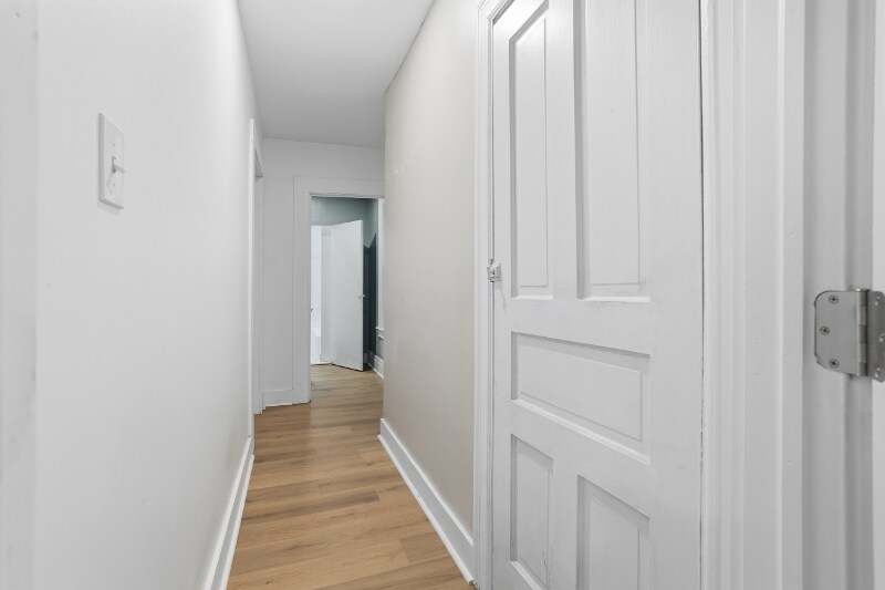 Building Photo - 1210 Round Top St