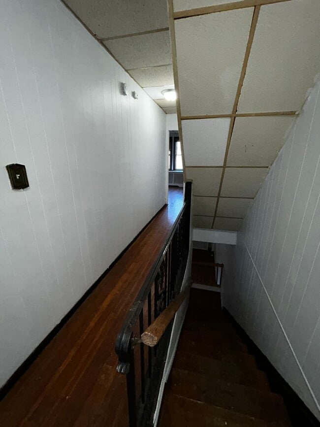 Building Photo - 647 Edgewood Ave