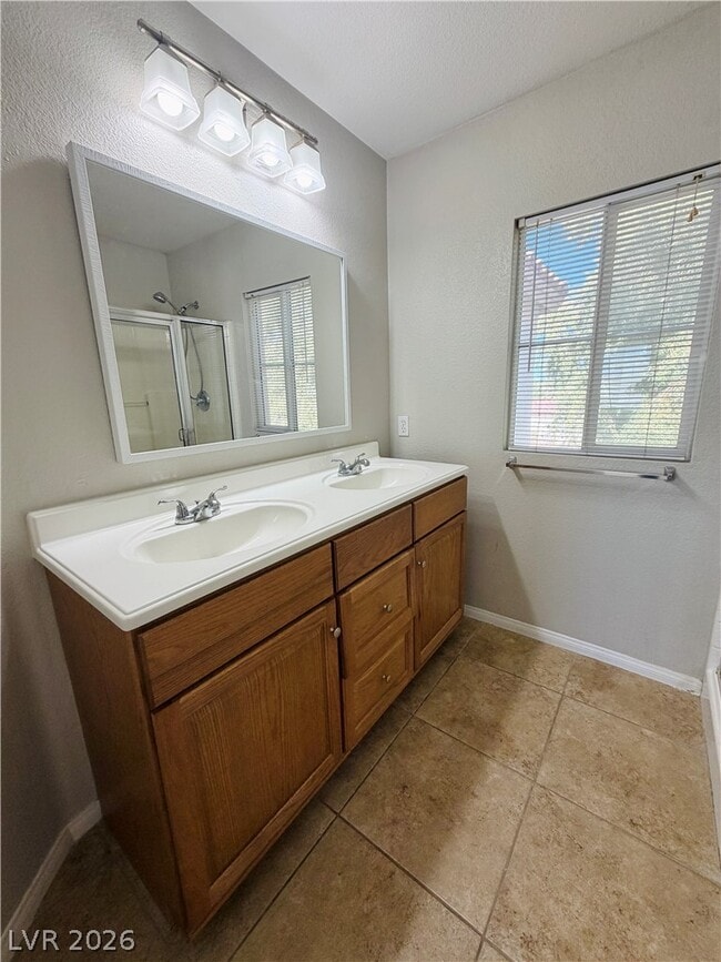 Building Photo - 865 Plantain Lily Ave