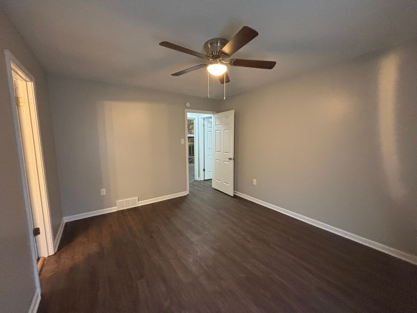 Building Photo - 6333 Green Grove Dr