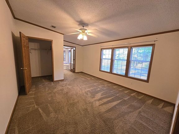 Building Photo - 140 Elsie Lamm Rd