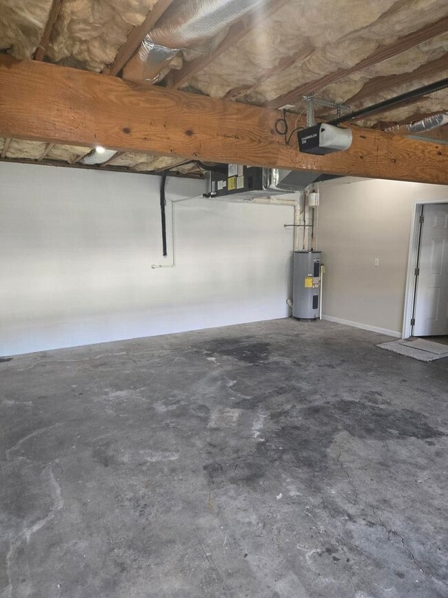 Building Photo - Charming 3 Bedroom Home in Historic Jonesb...