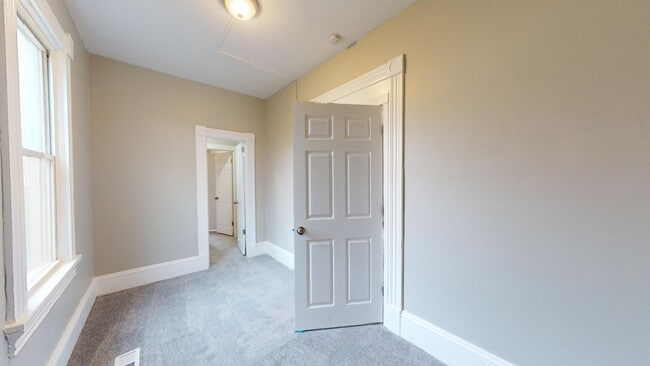 Building Photo - 3218-22 Walton