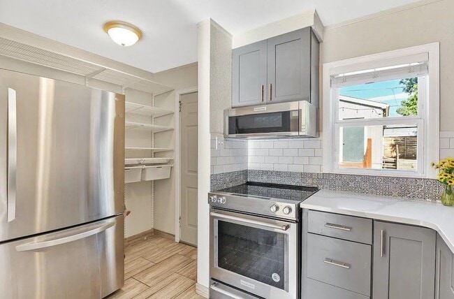 Building Photo - 4935 N Zuni St