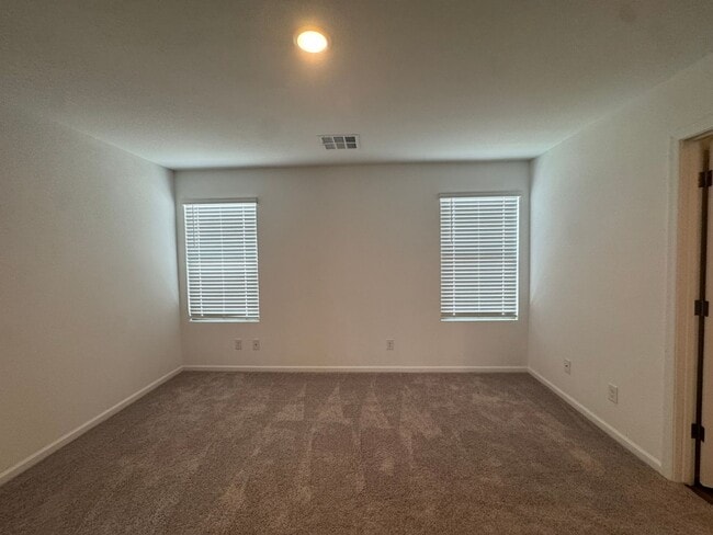 Building Photo - Laughlin Ranch New 3 Bed, 2 Bath close to Water, on Parkway