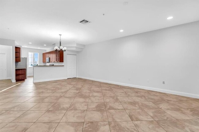 Building Photo - 5030 SW 126th Ave