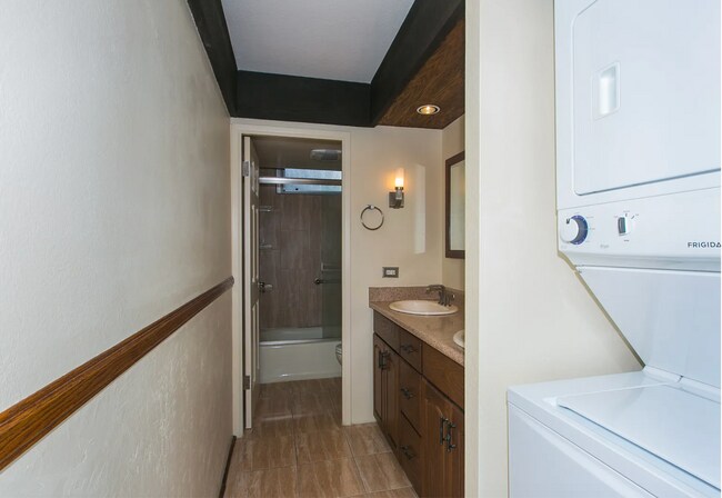 Building Photo - 98-410 Koauka Loop #3E