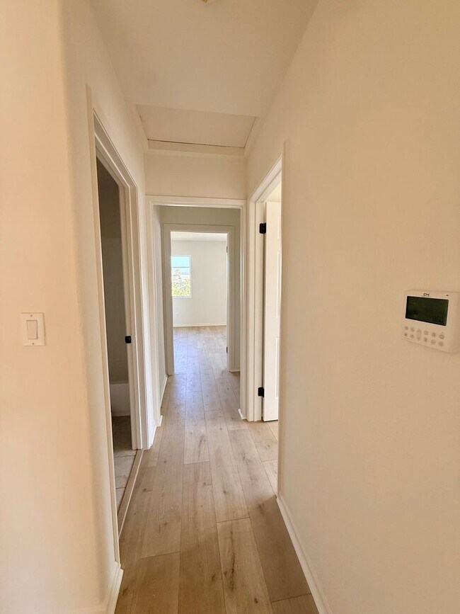 Building Photo - 1027 Coronado Ter