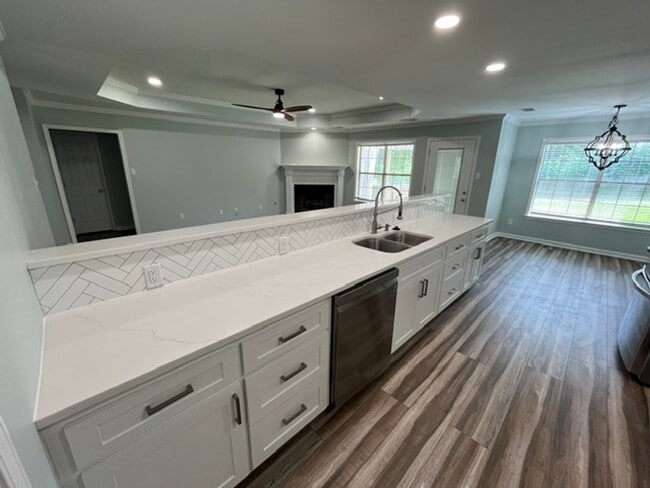Building Photo - Beautiful 4 Bedroom 2 and a Half Bathroom in the Heart of Sherwood, AR