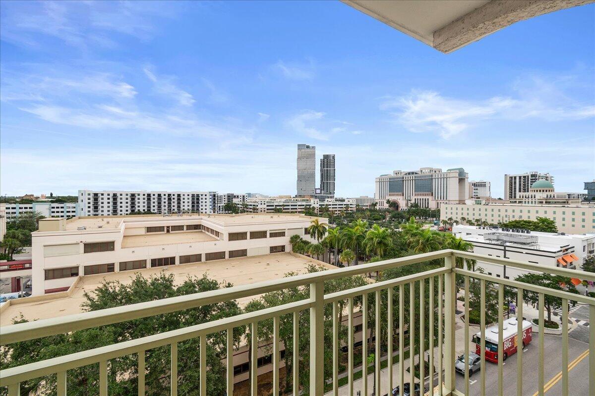 Building Photo - 610 Clematis St