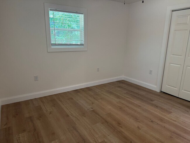 Building Photo - 367 Seitz Dr