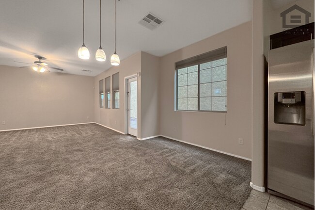 Building Photo - 3Bed/2.5Bath House at Union Hills Dr/32nd St! Ready for Immediate Move-In!
