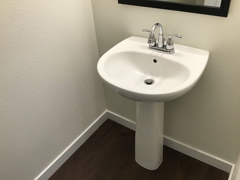 Building Photo - 1940 Black Sand Dr