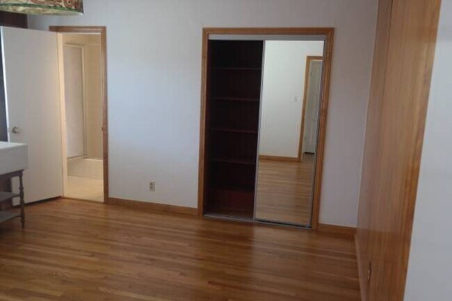Building Photo - Lovely College Area Home