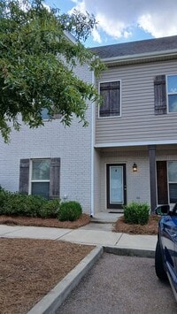 Building Photo - 4 Bedroom/4.5 Bath