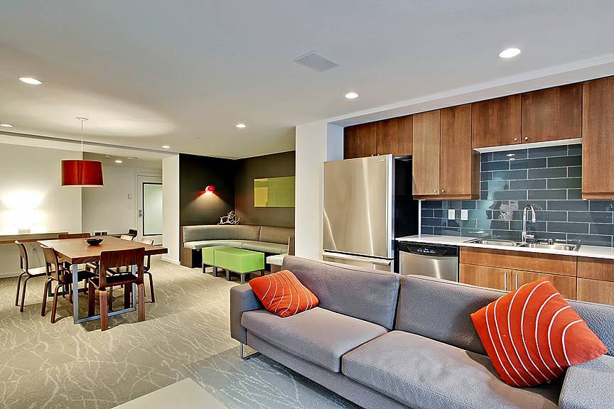 lounge room - 76 Cedar St