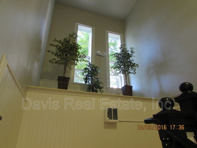 Building Photo - 110 E Bald Eagle St