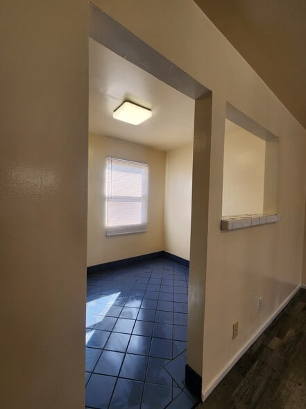 Building Photo - 1450 W 220th St