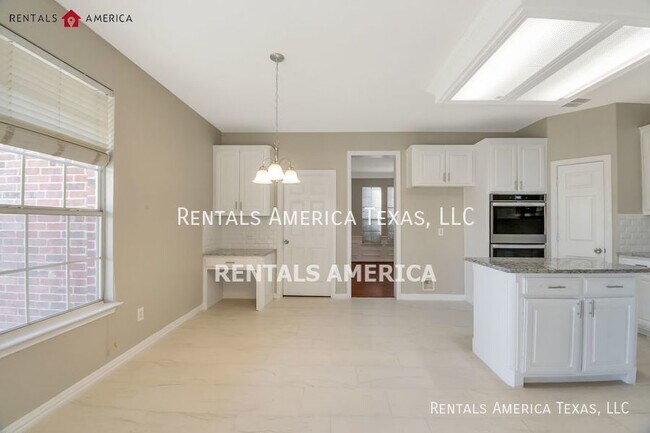 Building Photo - Villas at Suncreek, Allen! Beautiful 5 Bed...